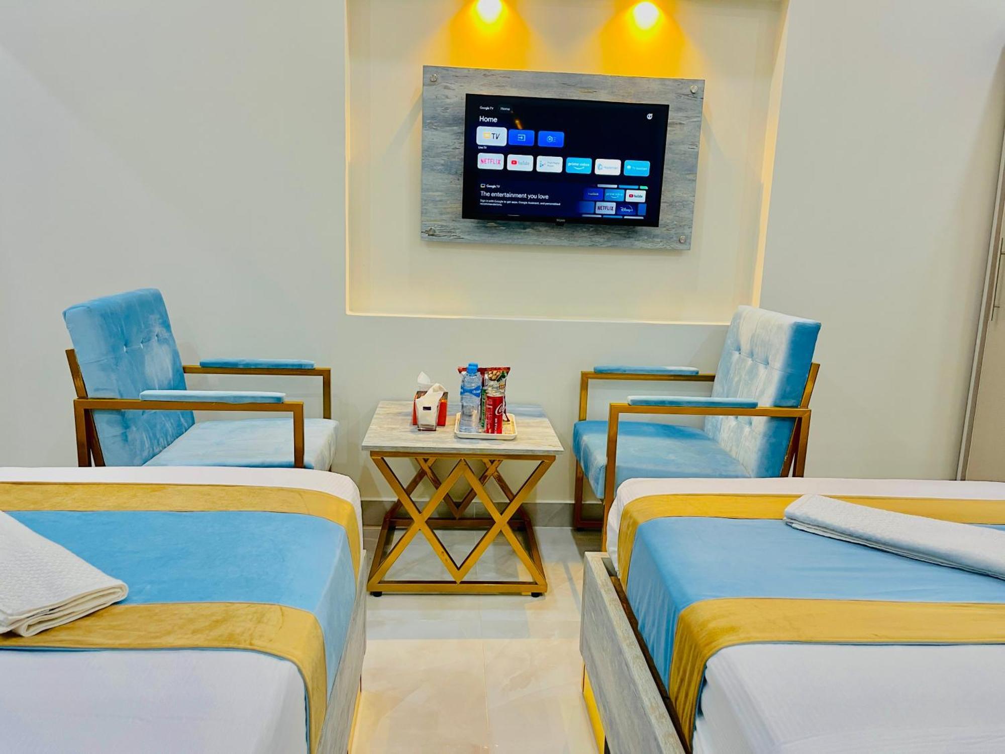 Hotel Crown לאהור מראה חיצוני תמונה